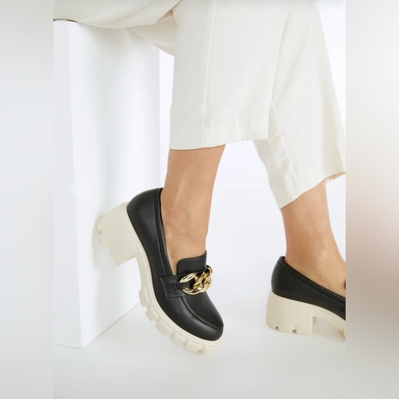 🆕 Lug Sole Platform Loafer in Black Caviar & Cream with Gold Chain Hardware - Picture 5 of 5